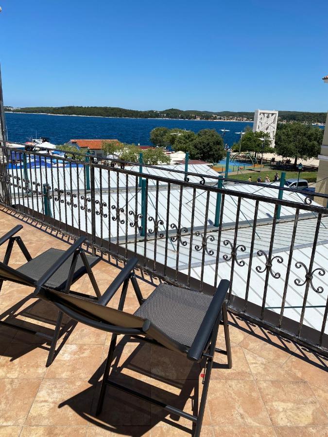 Apartment Nino Rovigno Esterno foto
